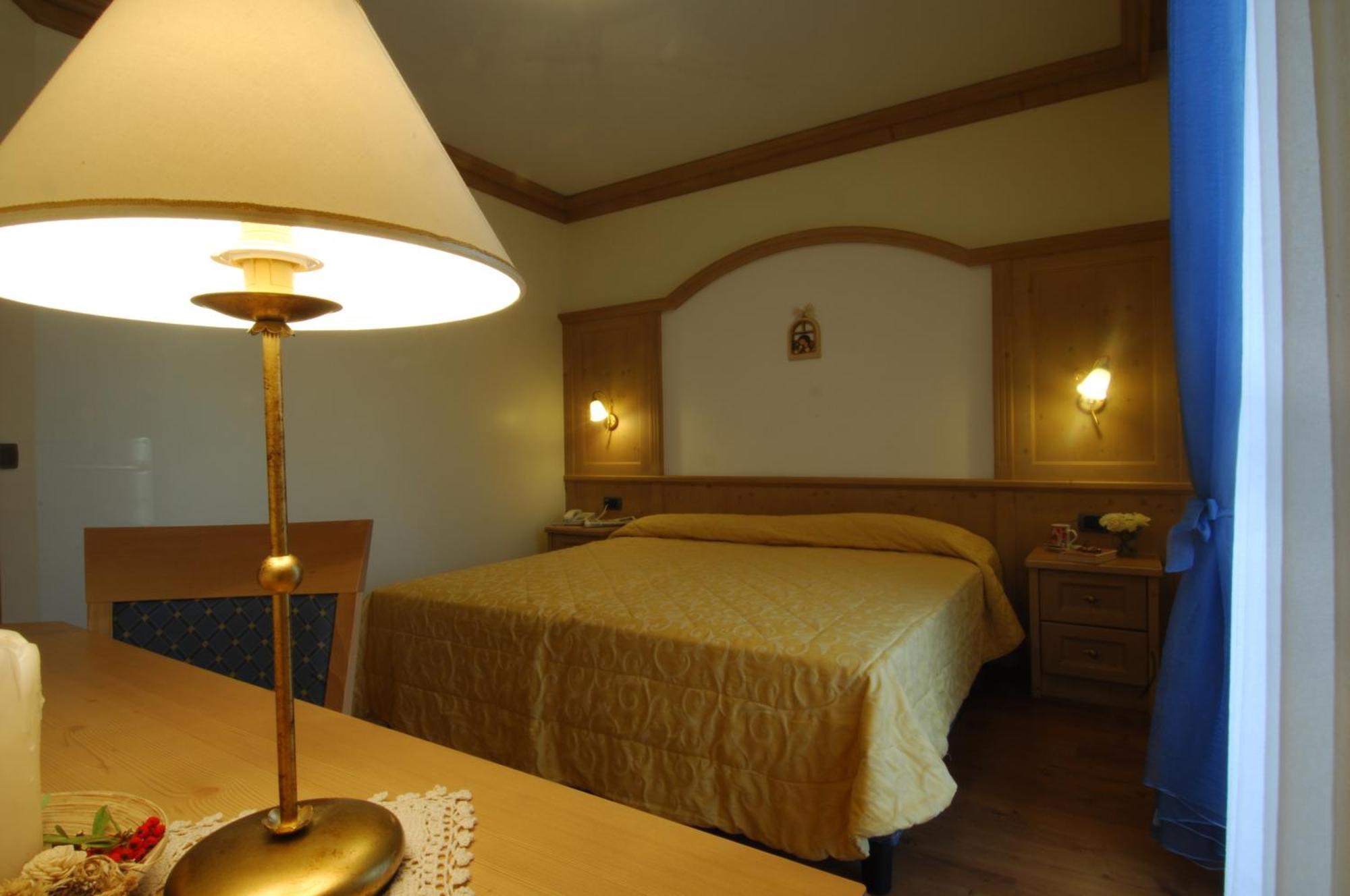 Hotel Lido - Slow & Natural Living Molveno Exterior photo